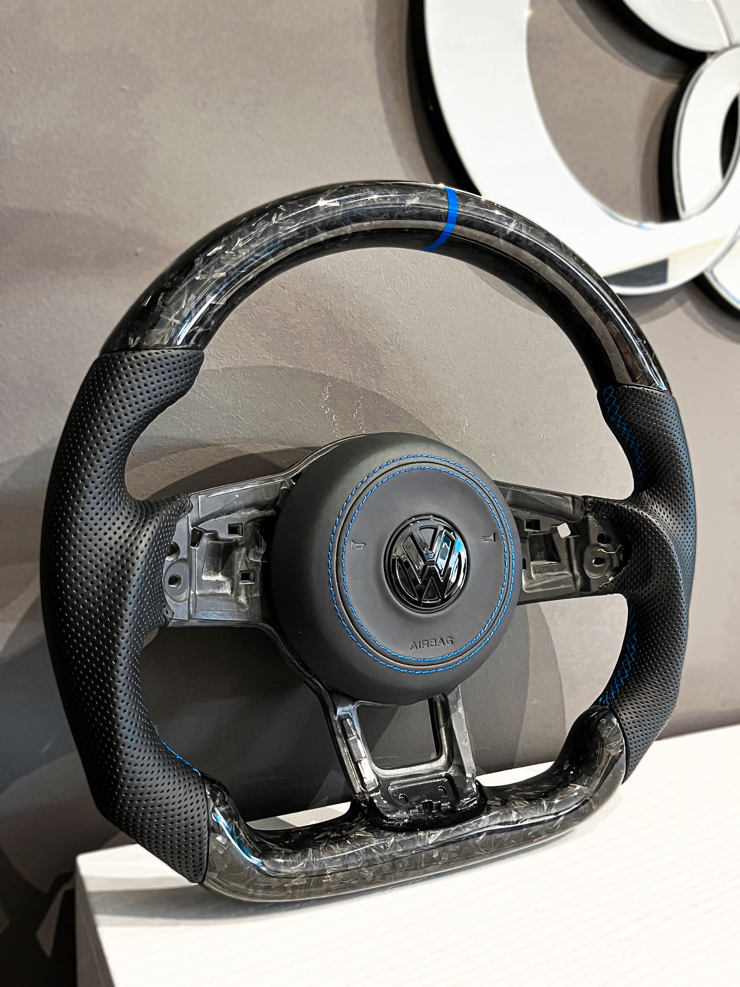 VW GOLF-7 / POLO / SCIROCCO CARBON FIBER STEERING WHEEL