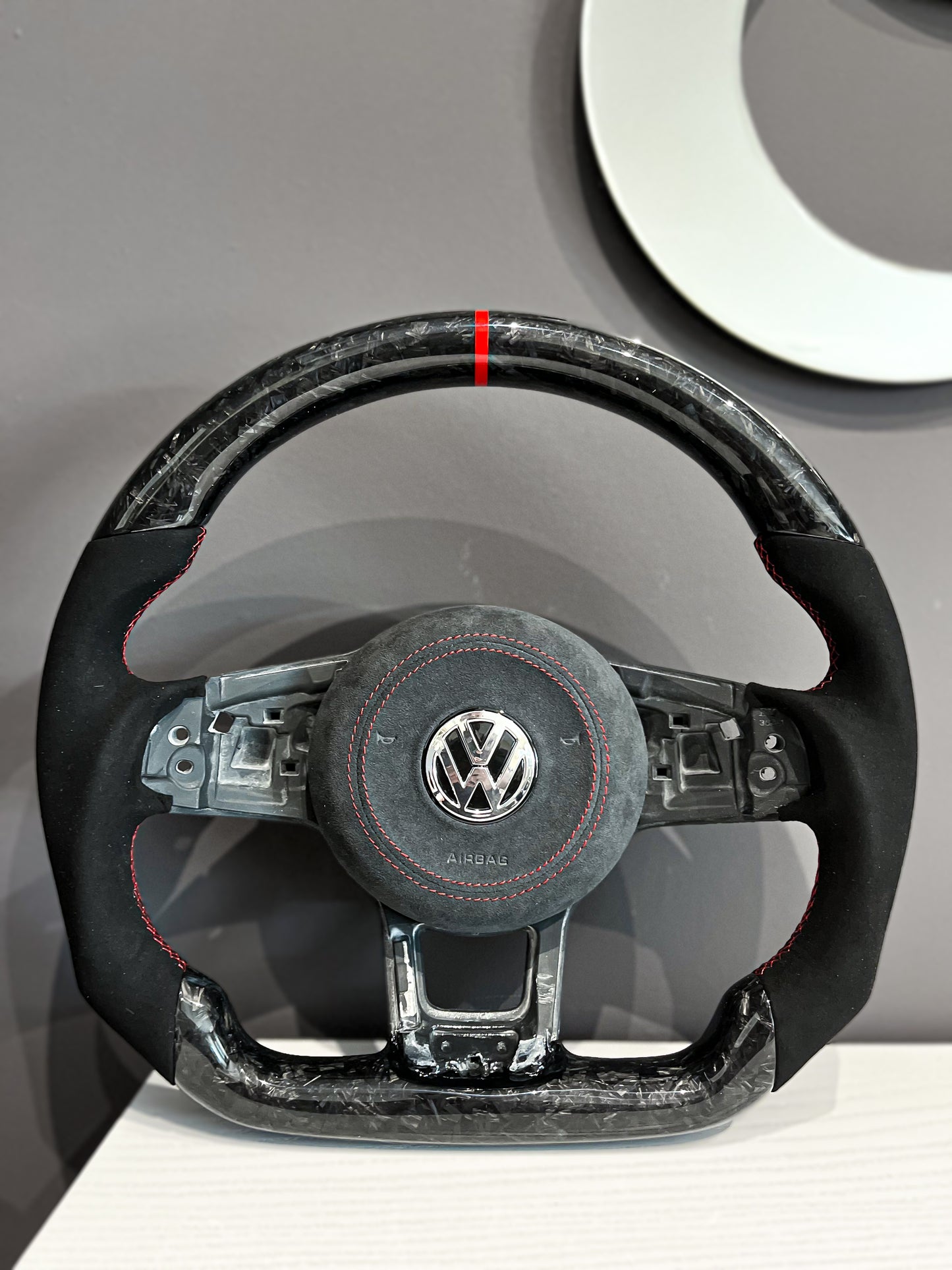 VW GOLF-7 / POLO / SCIROCCO CARBON FIBER STEERING WHEEL