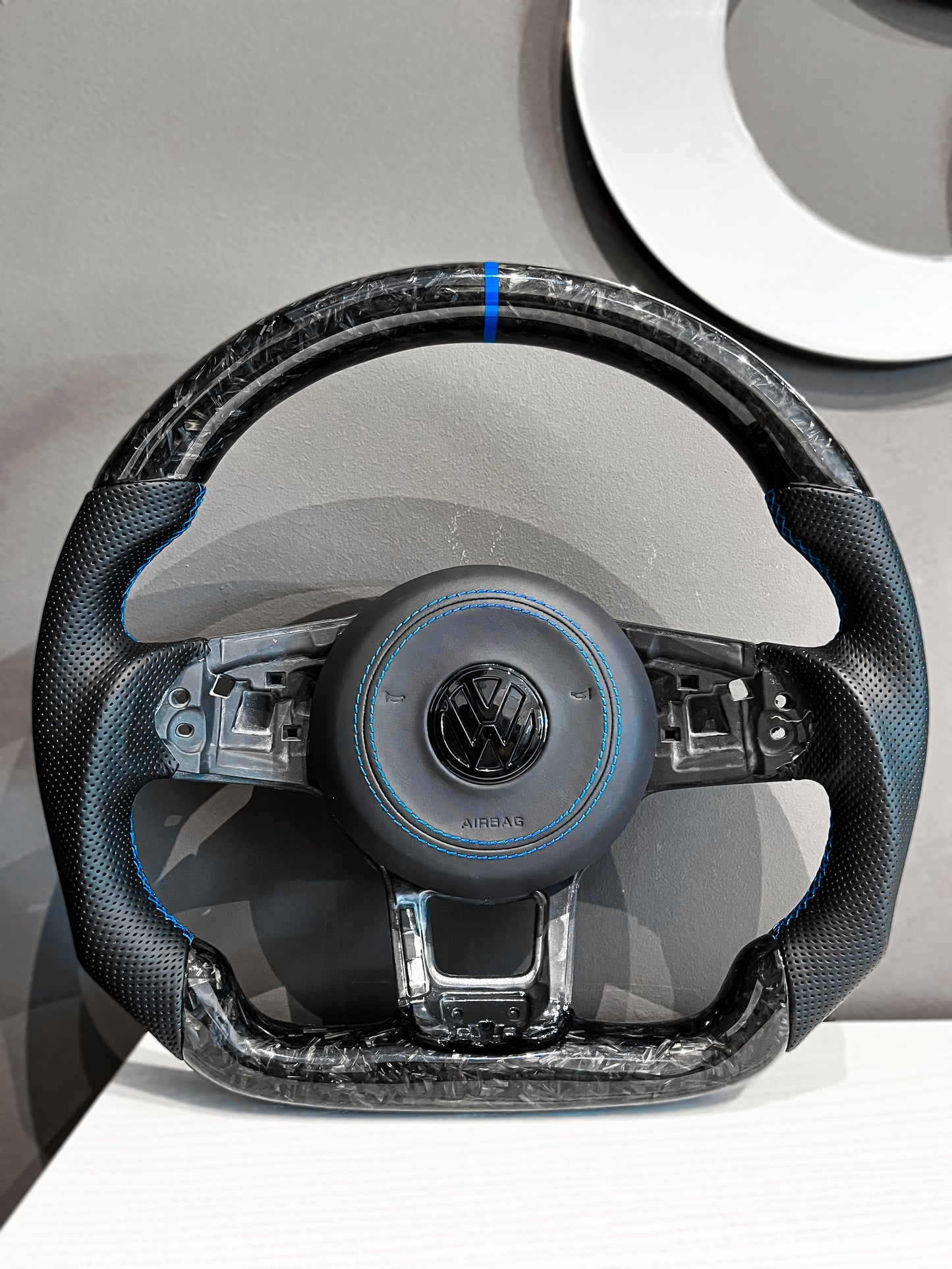VW GOLF-7 / POLO / SCIROCCO CARBON FIBER STEERING WHEEL