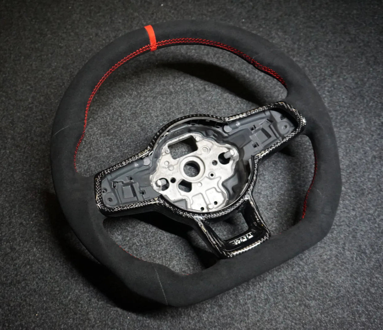 VW GOLF-7 / POLO / SCIROCCO CARBON FIBER STEERING WHEEL