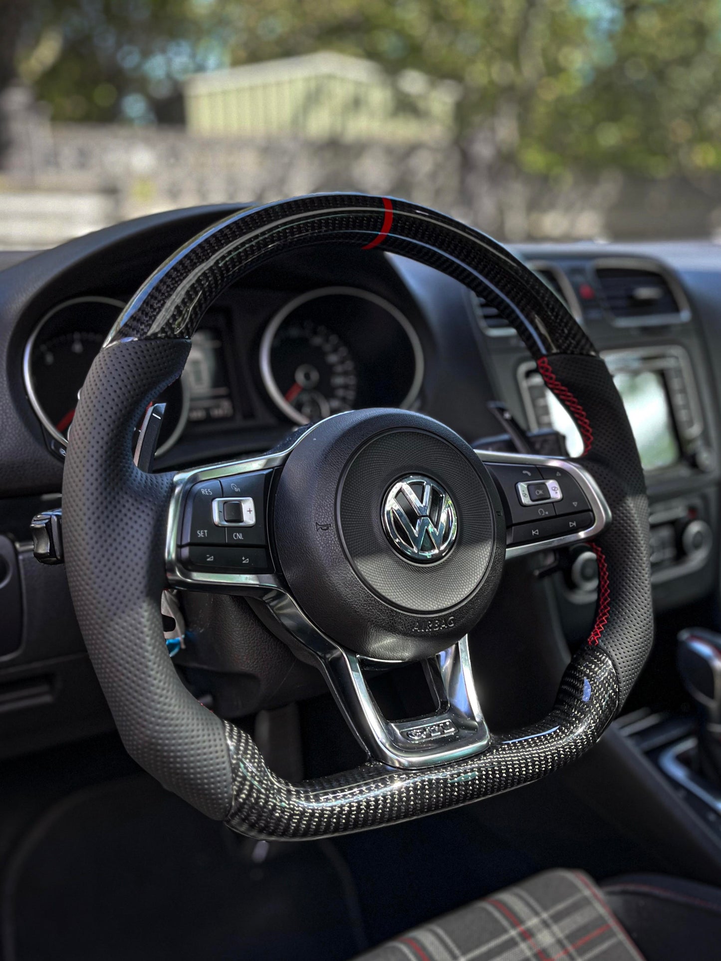 VW GOLF-7 / POLO / SCIROCCO CARBON FIBER STEERING WHEEL