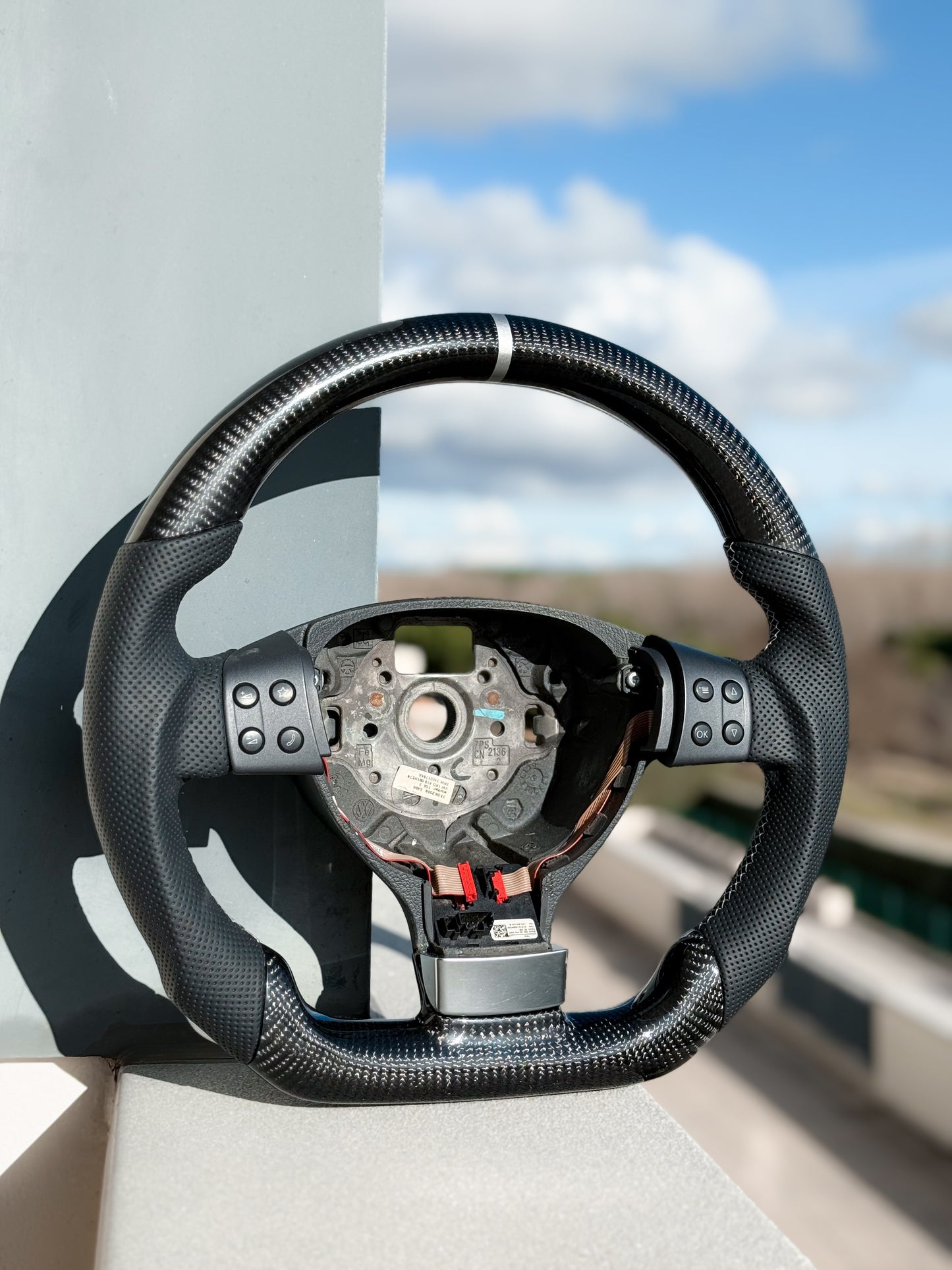 VW GOLF MK5 VOLANTE EN FIBRA DE CARBONO