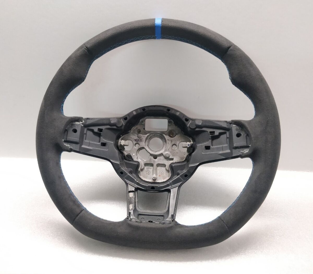 VW GOLF-7 / POLO / SCIROCCO CARBON FIBER STEERING WHEEL